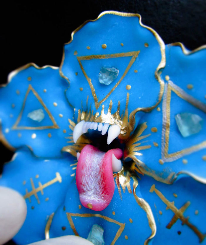 I Make Delicate Carnivorous Flowers (carnifloras Or Fleeth) Using Polymer Clay And Natural Gems