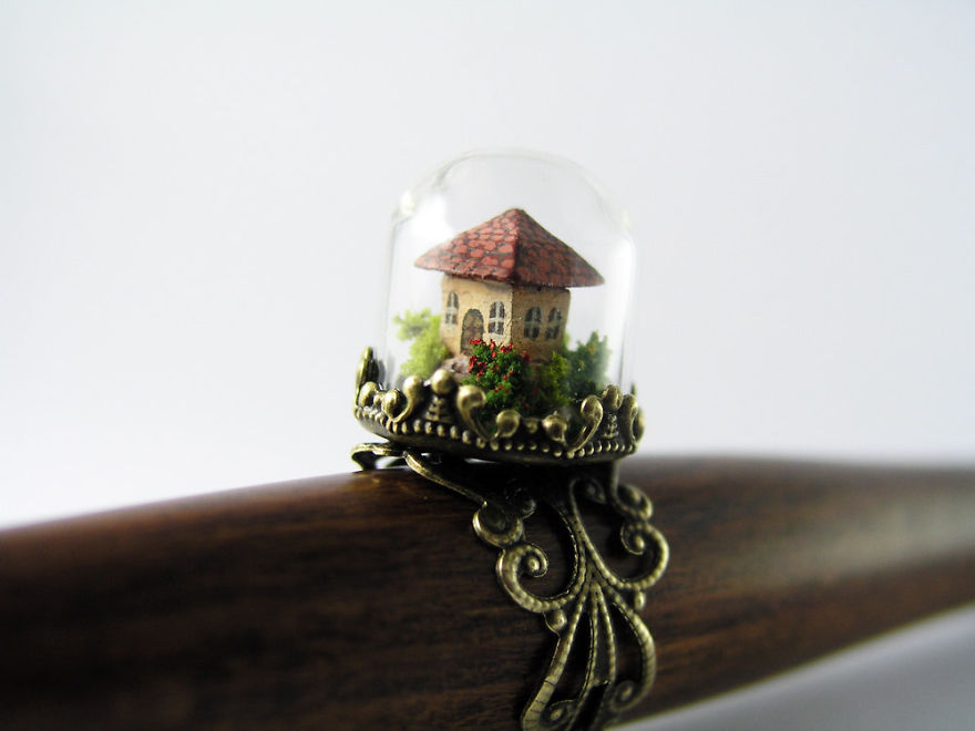 I Make Entire Miniature Worlds Inside Pieces Of Jewelry