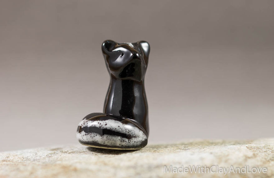 I Make Miniature Minimalist Ceramic Animals With A Touch Of Whimsy And Individual Personalities