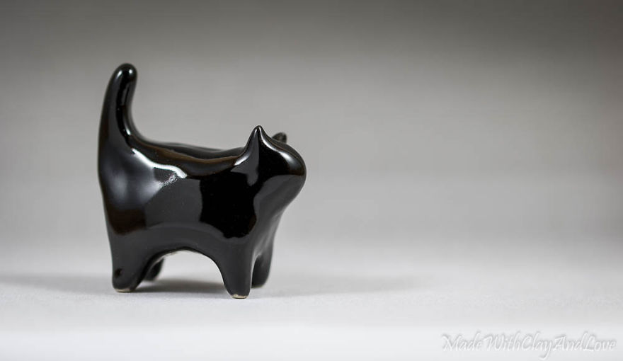 I Make Miniature Minimalist Ceramic Animals With A Touch Of Whimsy And Individual Personalities