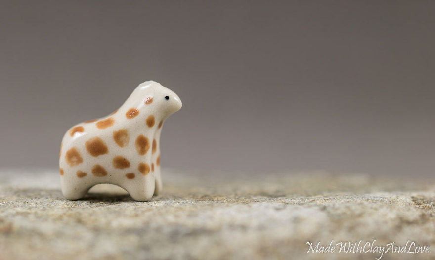 I Make Miniature Minimalist Ceramic Animals With A Touch Of Whimsy And Individual Personalities