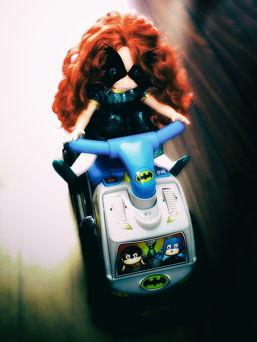 I Photographed Disney's Princess Dolls, Just To Have Some Fun I Photographed Disney's Princess Dolls, Just To Have Some Fun