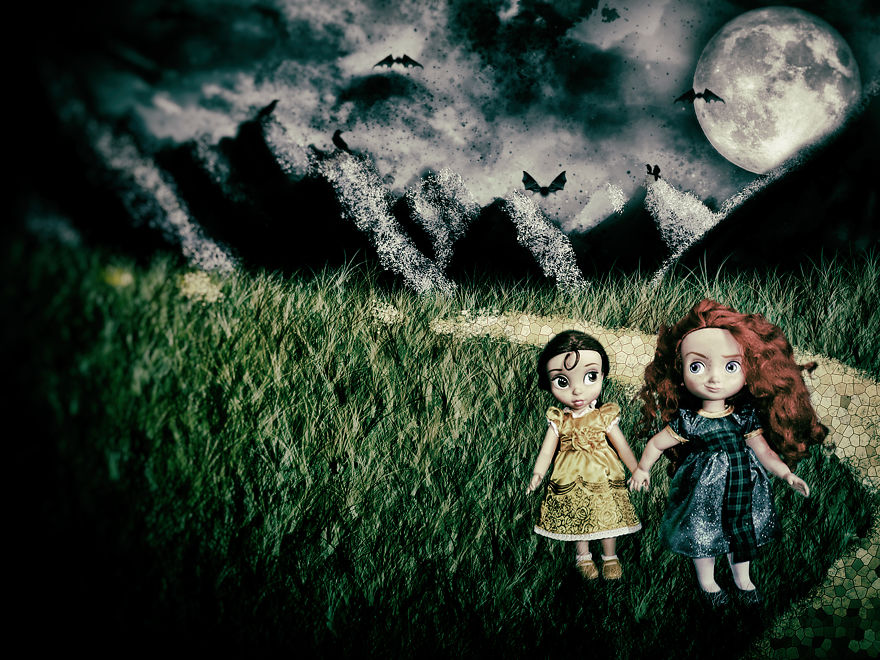 I Photographed Disney's Princess Dolls, Just To Have Some Fun I Photographed Disney's Princess Dolls, Just To Have Some Fun