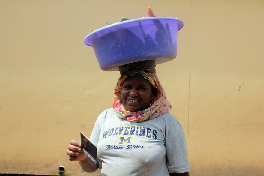 I Gave Instant Photos To More Than 60 Tanzanians Who Don't Have Them And Captured Their Smiles I Gave Instant Photos To More Than 60 Tanzanians Who Don't Have Them And Captured Their Smiles