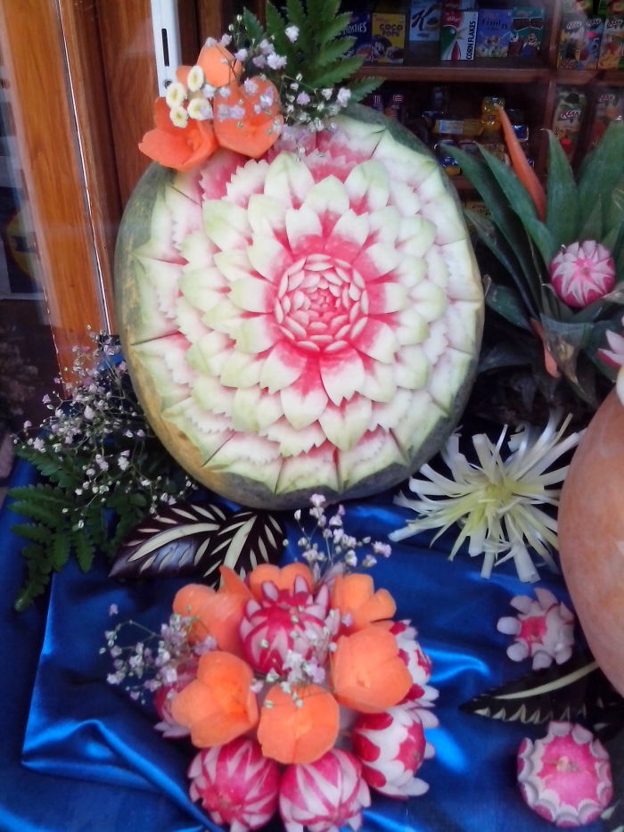 Carvings From Fruit And Vegetables