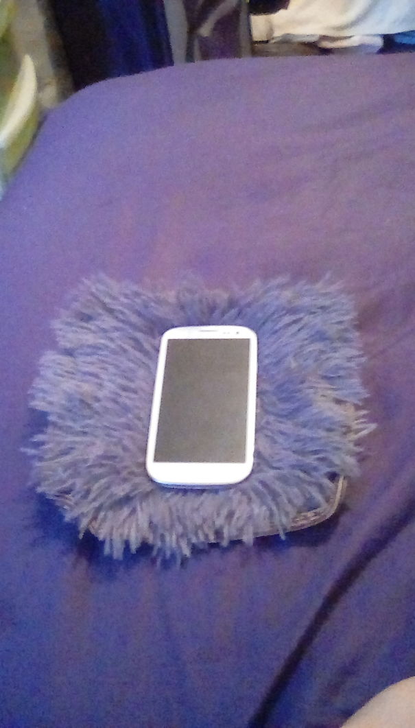 This Is A Rug I Ordered Online. Really Soft But Really Really Small.