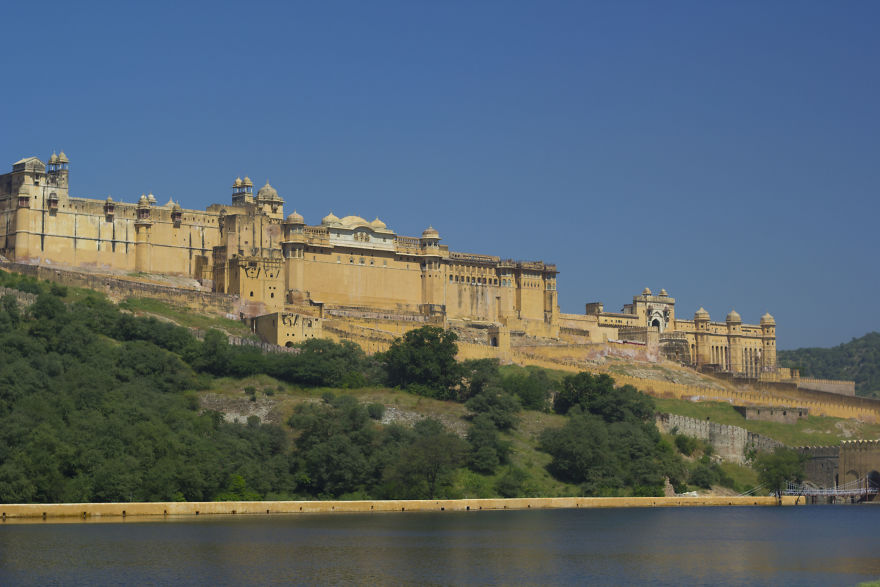 Photographer Took A "Tourist Eye View" Across India - And The Result Was Amazing.