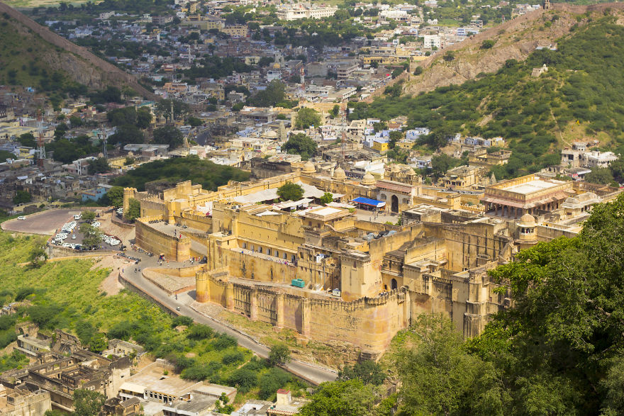 Photographer Took A "Tourist Eye View" Across India - And The Result Was Amazing.
