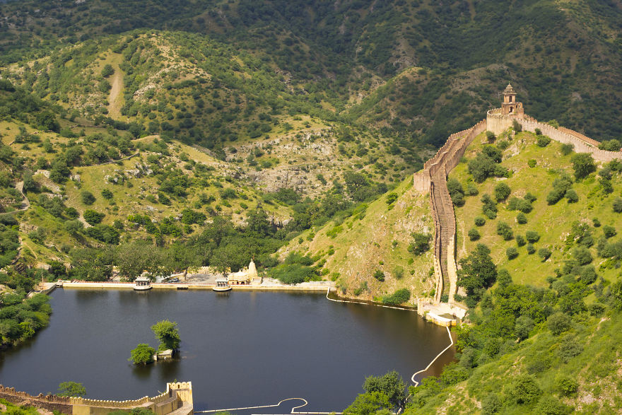 Photographer Took A "Tourist Eye View" Across India - And The Result Was Amazing.