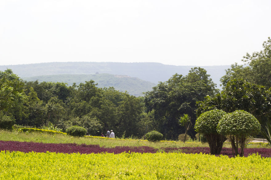 Photographer Took A "Tourist Eye View" Across India - And The Result Was Amazing.