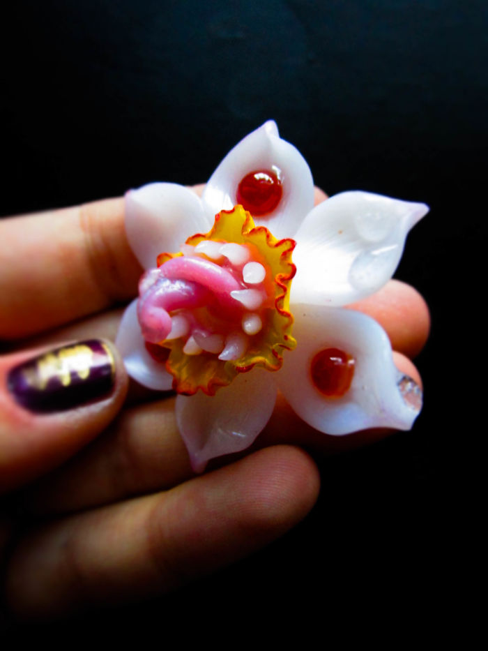 I Make Delicate Carnivorous Flowers (carnifloras Or Fleeth) Using Polymer Clay And Natural Gems
