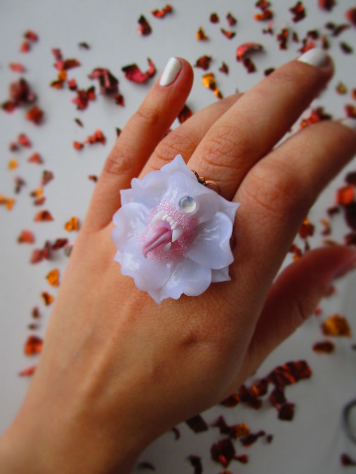 I Make Delicate Carnivorous Flowers (carnifloras Or Fleeth) Using Polymer Clay And Natural Gems