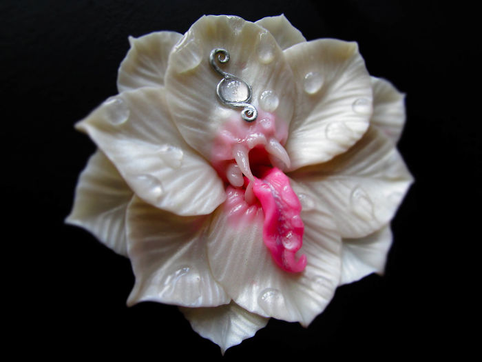 I Make Delicate Carnivorous Flowers (carnifloras Or Fleeth) Using Polymer Clay And Natural Gems