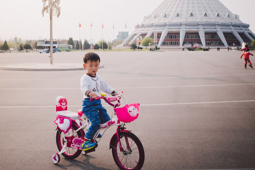I'm A Freelance Photographer That Went To North Korea. Here's What I Saw