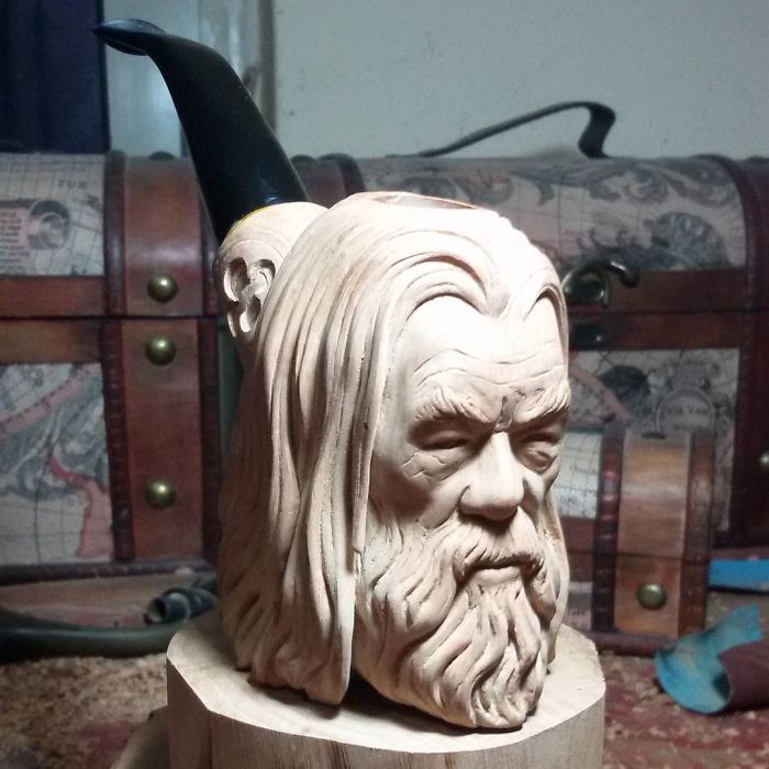 I Spend Up To 250 Hours Hand-Carving Pipes Inspired By My Favorite Movie Characters I Spend Up To 250 Hours Hand-Carving Pipes Inspired By My Favorite Movie Characters