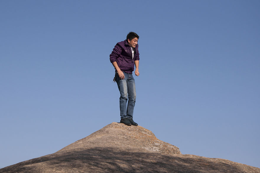 I See Many Funny Strangers On The Rock Everyday