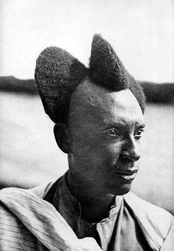 Almost 100-Year-Old Pictures Show How Amazing The Traditional Rwandan Hairstyle Was Almost 100-Year-Old Pictures Show How Amazing The Traditional Rwandan Hairstyle Was
