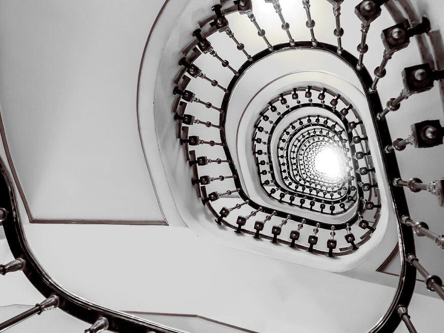 I Travel To See Spiral Staircases, Here Is What I Found In Barcelona