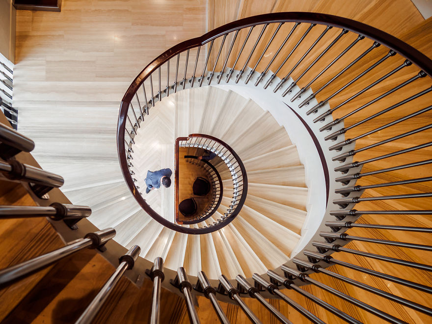 I Travel To See Spiral Staircases, Here Is What I Found In Barcelona