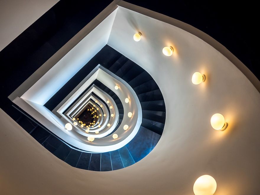 I Travel To See Spiral Staircases, Here Is What I Found In Barcelona