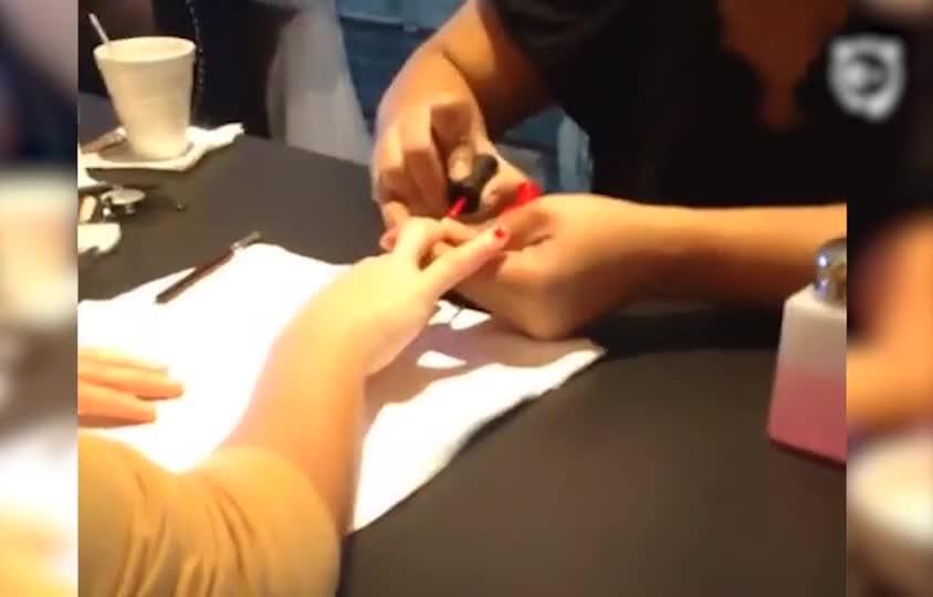 This All-Female Auto Shop Will Do Your Hair And Nails While They Fix Your Car