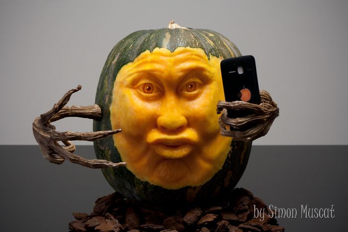 Carvings From Fruit And Vegetables