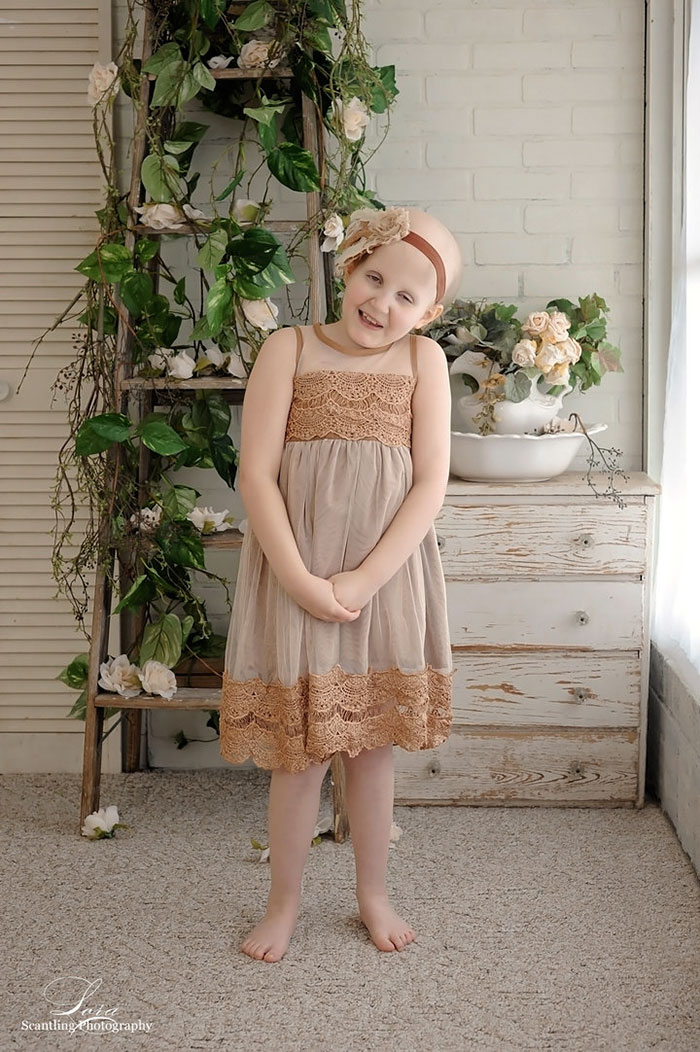 3 Years Later, Cancer Survivors Recreate Their Viral Photo, And The Difference Is Striking 3 Years Later, Cancer Survivors Recreate Their Viral Photo, And The Difference Is Striking