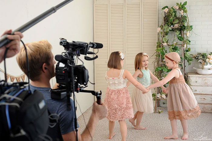 3 Years Later, Cancer Survivors Recreate Their Viral Photo, And The Difference Is Striking 3 Years Later, Cancer Survivors Recreate Their Viral Photo, And The Difference Is Striking