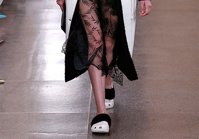 furry-crocs-christopher-kane-020