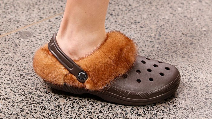 furry-crocs-christopher-kane-04