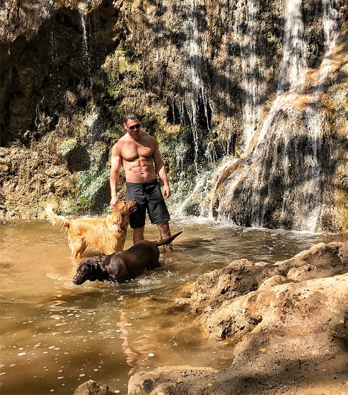 This Man Won't Stop Adopting Rescue Animals, And Here's How He Lives This Man Won't Stop Adopting Rescue Animals, And Here's How He Lives