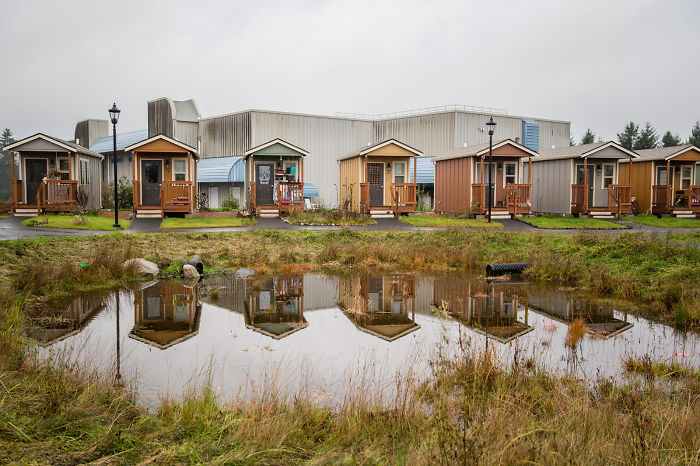 City Builds Tiny Village For Homeless Veterans With 50 Tiny Houses So They Could Live There For Free City Builds Tiny Village For Homeless Veterans With 50 Tiny Houses So They Could Live There For Free
