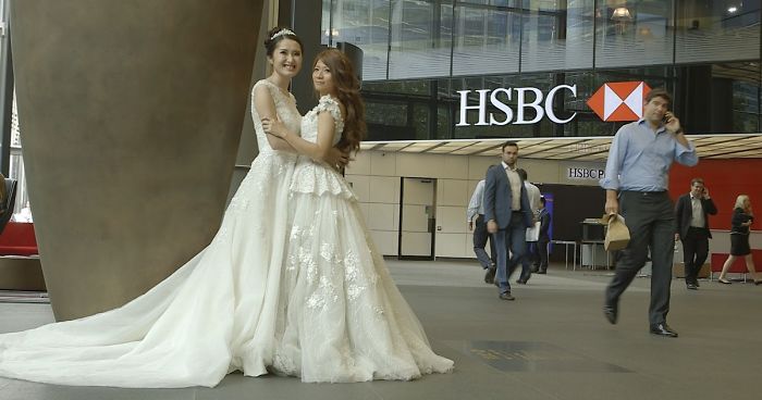 Bride’s Dad Refuses To Walk Her Down The Aisle At Her Same-Sex Wedding, So Her Boss Walks Her Instead