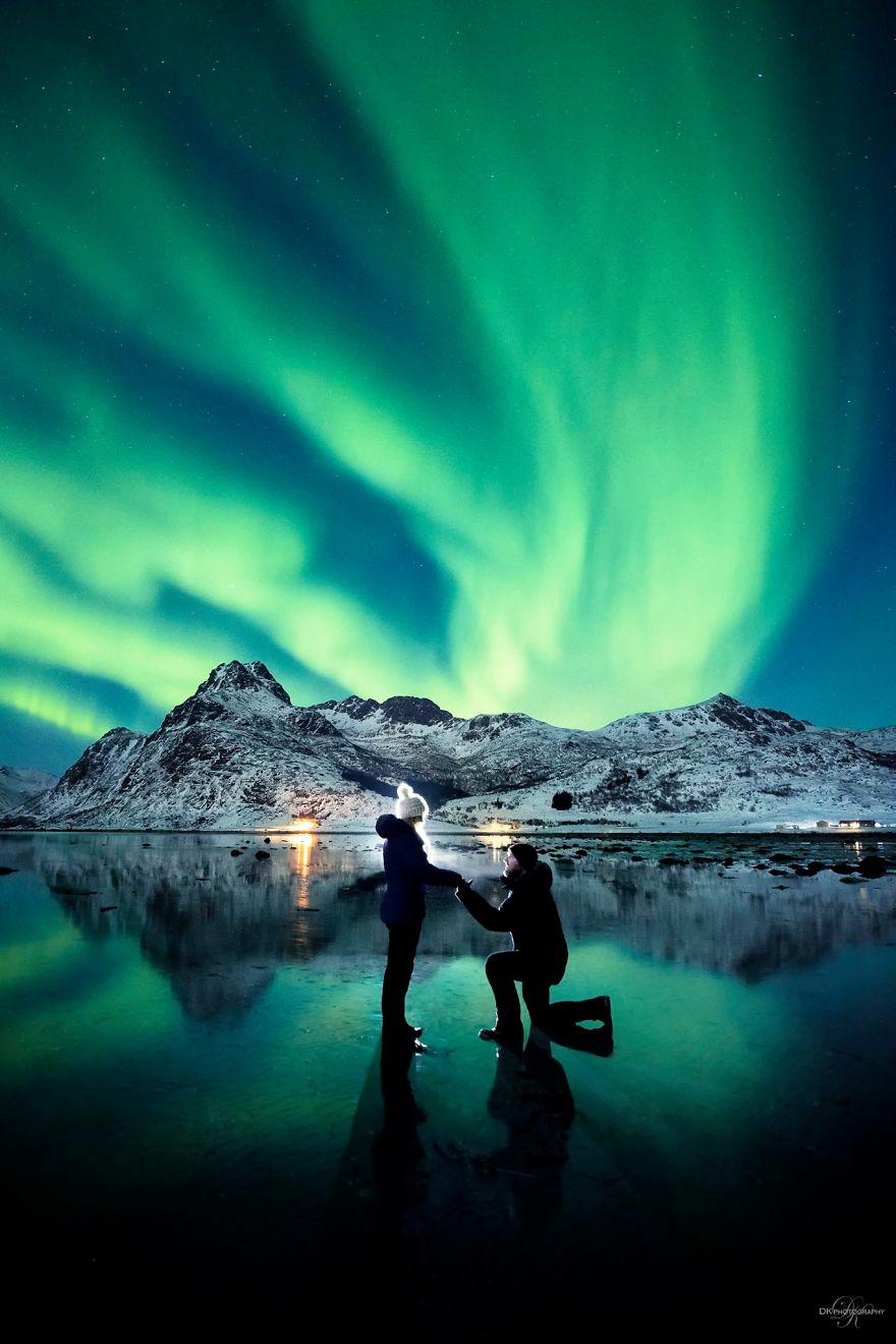 Photographer Proposed To His Girlfriend Under The Northern Lights And The Photos Are Breathtaking Photographer Proposed To His Girlfriend Under The Northern Lights And The Photos Are Breathtaking