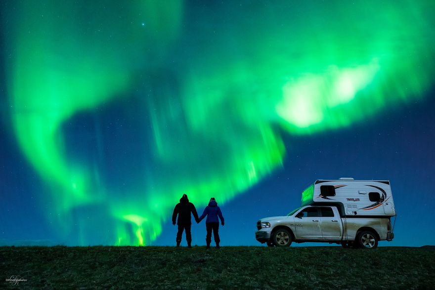 Photographer Proposed To His Girlfriend Under The Northern Lights And The Photos Are Breathtaking Photographer Proposed To His Girlfriend Under The Northern Lights And The Photos Are Breathtaking