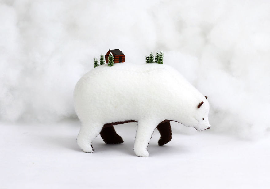 Soft-sculpture-bears-pastyourporchlight