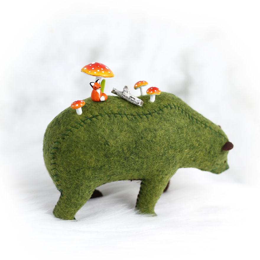 Soft-sculpture-bears-pastyourporchlight