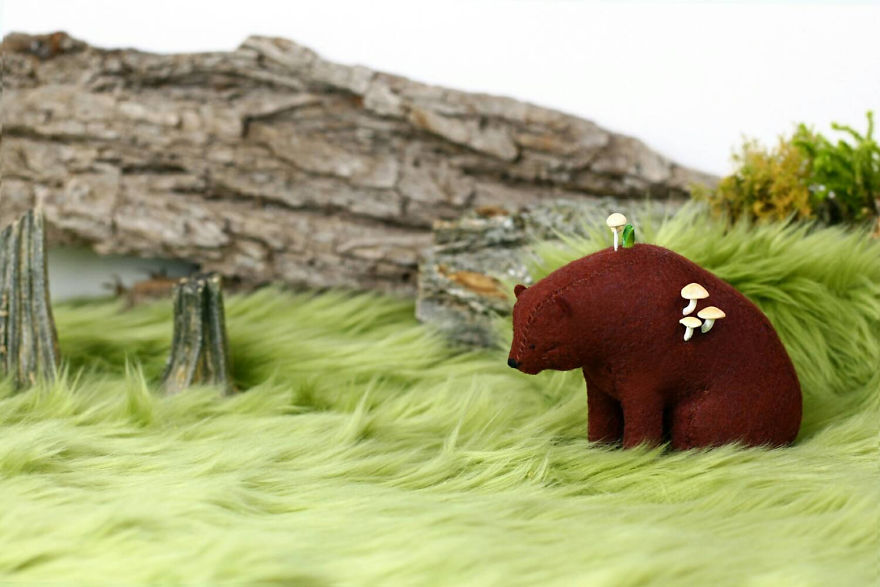 Soft-sculpture-bears-pastyourporchlight