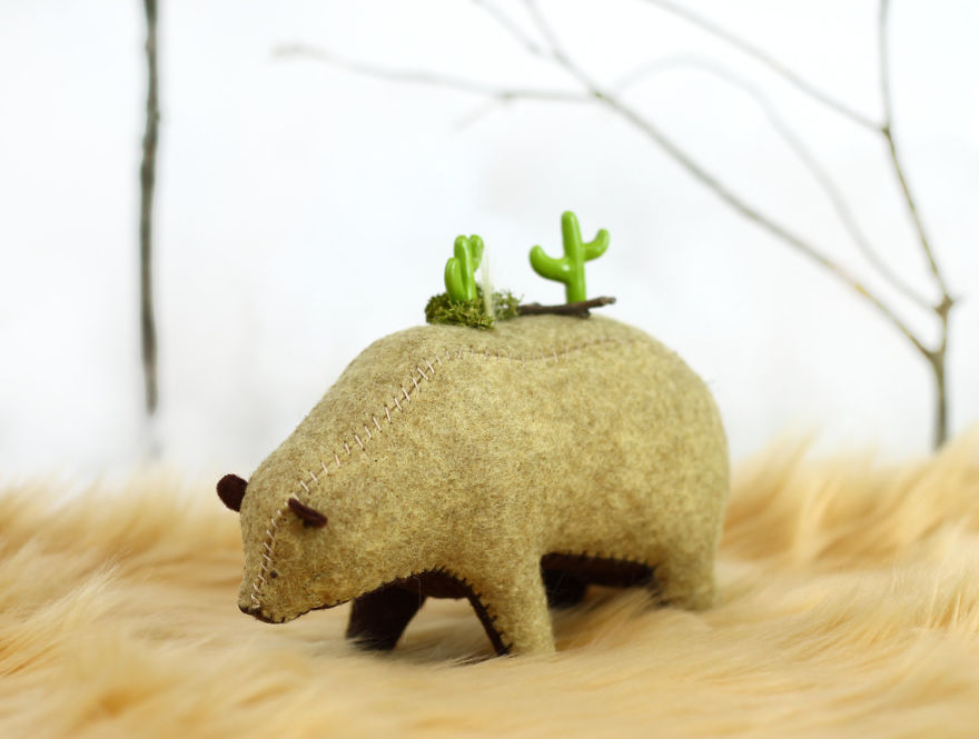 Soft-sculpture-bears-pastyourporchlight