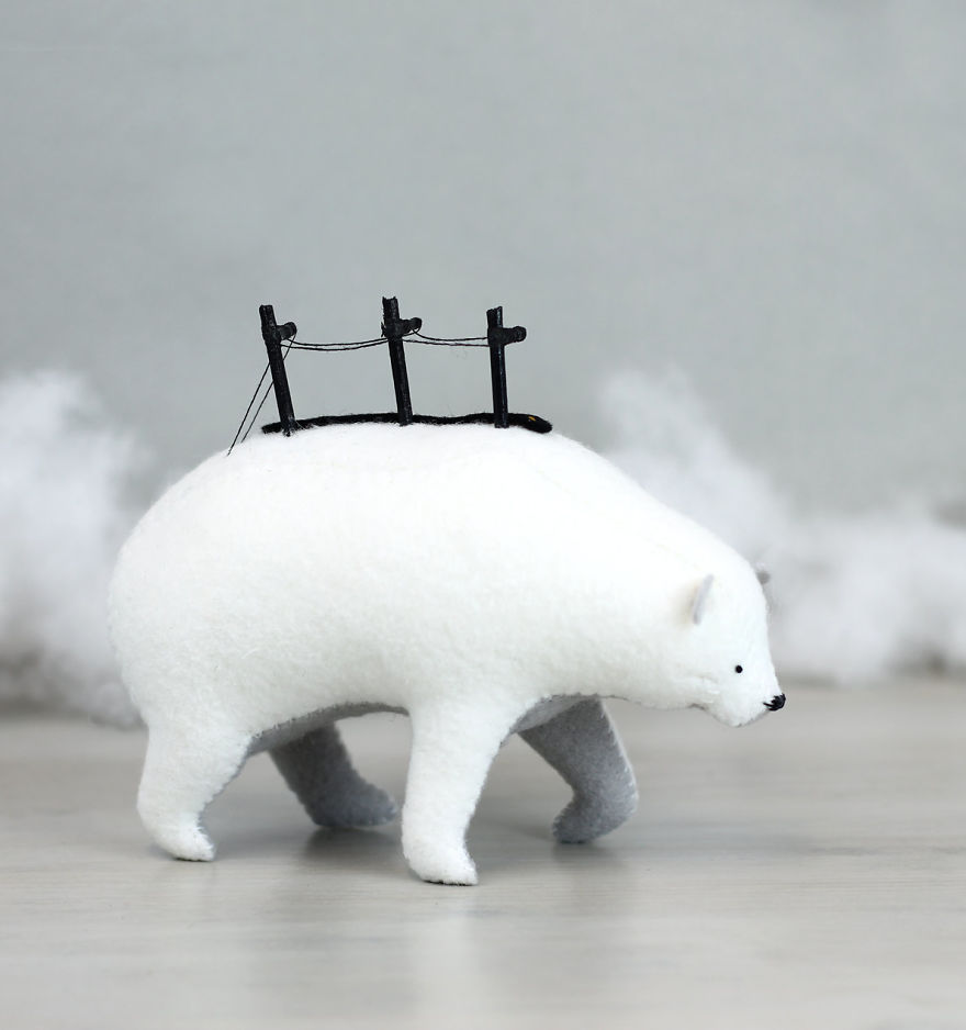 Soft-sculpture-bears-pastyourporchlight