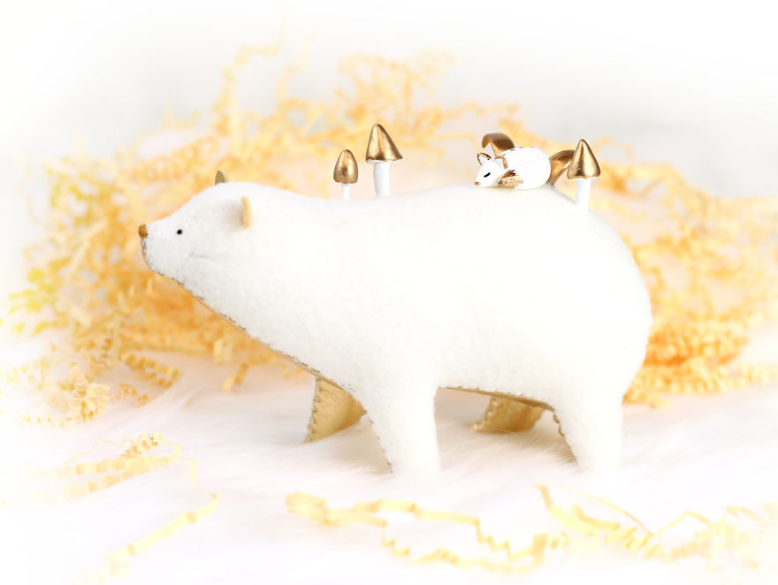 Soft-sculpture-bears-pastyourporchlight