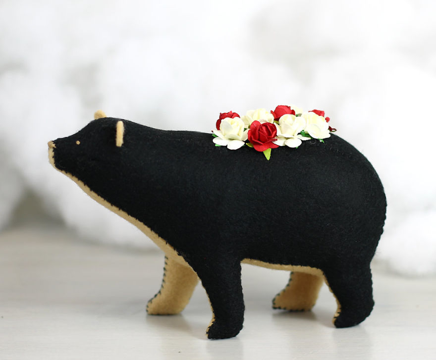 Soft-sculpture-bears-pastyourporchlight