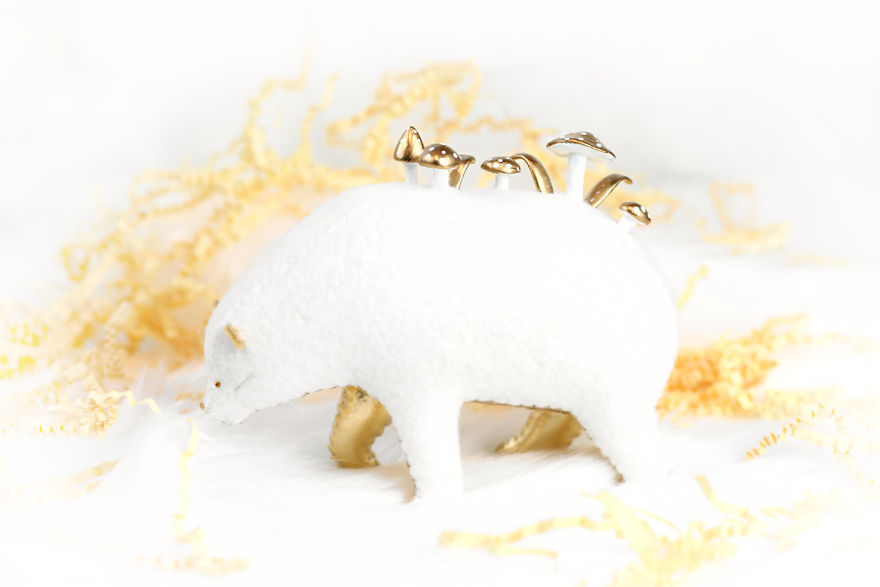 Soft-sculpture-bears-pastyourporchlight