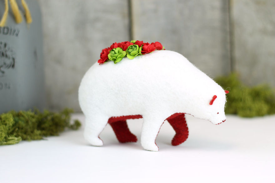 Soft-sculpture-bears-pastyourporchlight