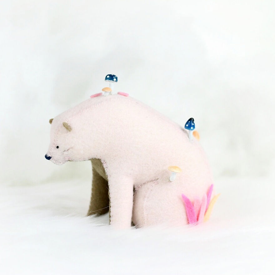 Soft-sculpture-bears-pastyourporchlight