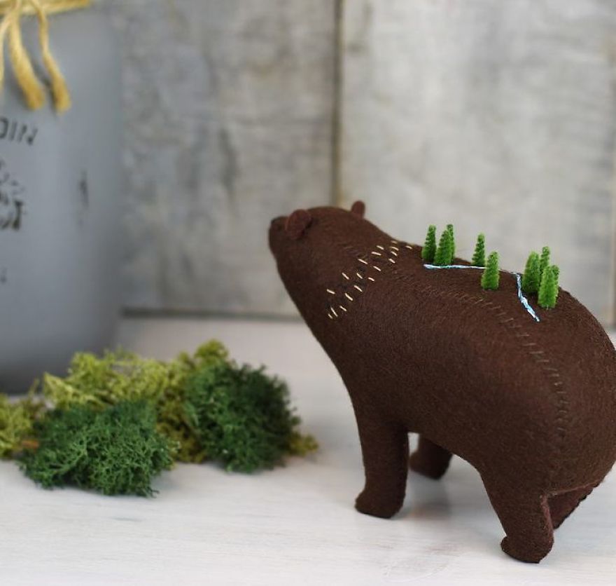 Soft-sculpture-bears-pastyourporchlight