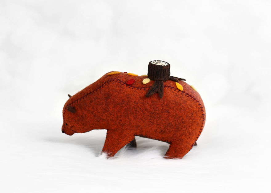 Soft-sculpture-bears-pastyourporchlight