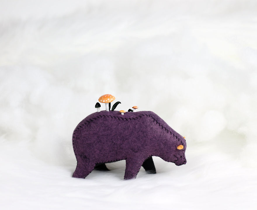 Soft-sculpture-bears-pastyourporchlight