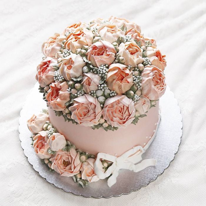 Spring-colourful-buttercream-flower-cakes