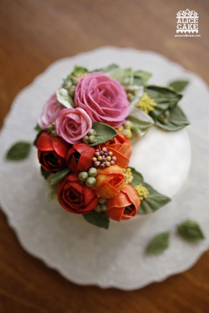 Spring-colourful-buttercream-flower-cakes